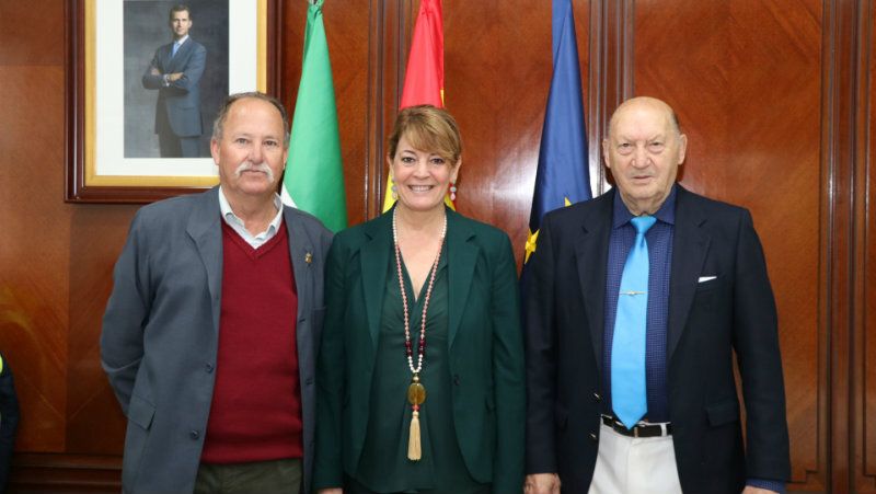Encuentro entre la presidenta de la Autoridad Portuaria y la Junta Directiva del Club Municipal de Mayores ‘Cristina Pinedo’