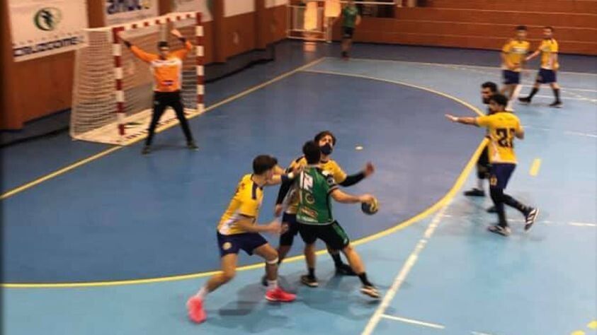 El PAN Moguer completa su pleno de triunfos y pasa como líder a la segunda fase (21-23)
