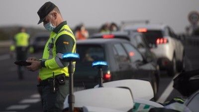 La Guardia Civil realiza a diario 255 controles en las carreteras de Huelva en Semana Santa