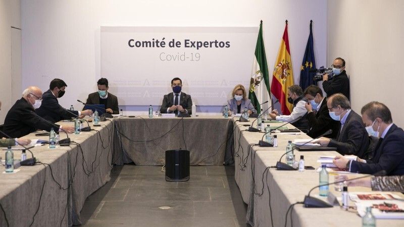 Juanma Moreno convoca este miércoles por la tarde al comité de expertos para decidir si revisa las actuales restricciones en Andalucía