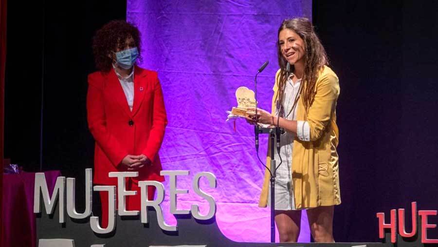 Una de las onubenses 'imparables', premiada por la Universidad de Vigo por visibilizar a la mujer minera