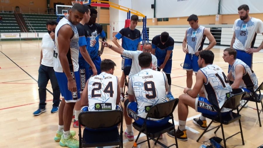 El Huelva Comercio arrasa en San Fernando (59-91) y Cimbis sorprende al Ciudad de Huelva (63-64)