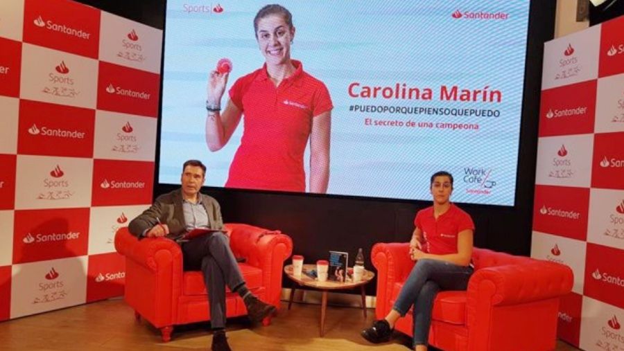 Carolina Marín, 'muy contenta' con su 2021, es duda para el 'All England' por una lesión en el sóleo