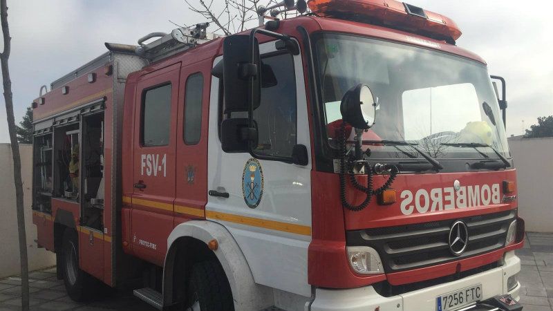 Fallece una persona en el incendio de una casa en una finca de Rociana