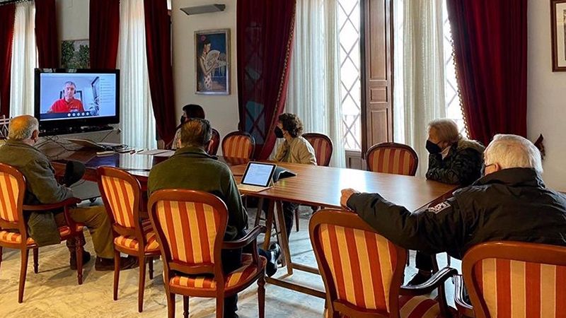 Aracena acuerda con una empresa de telefonía la mejora de la cobertura móvil en sus aldeas