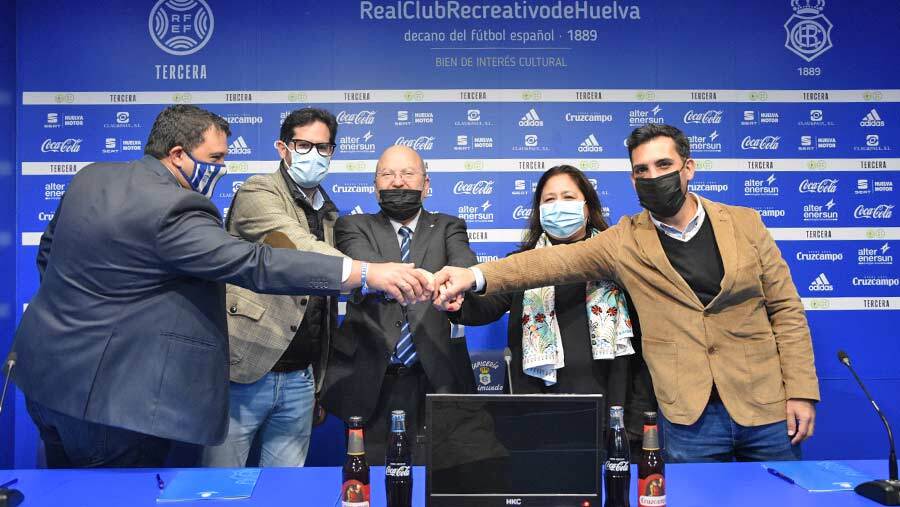 Punta Umbría y el Decano estrechan sus lazos con un acuerdo institucional