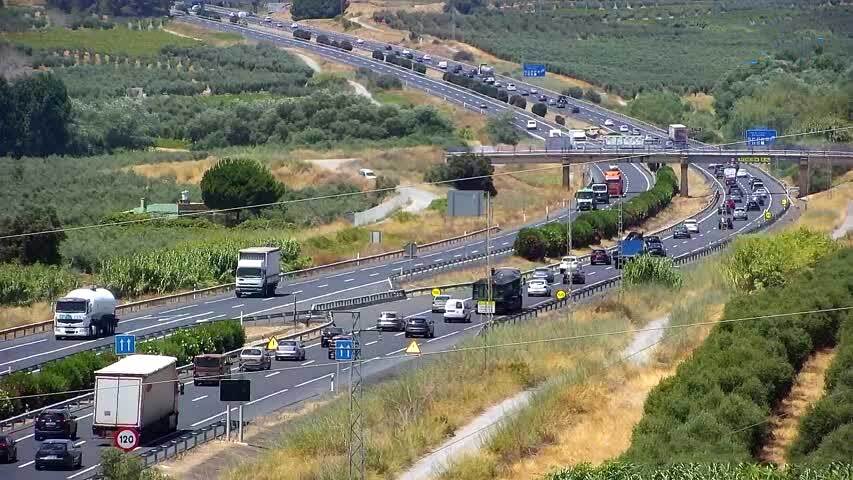 Un accidente provoca una retención de cinco kilómetros en la A-49