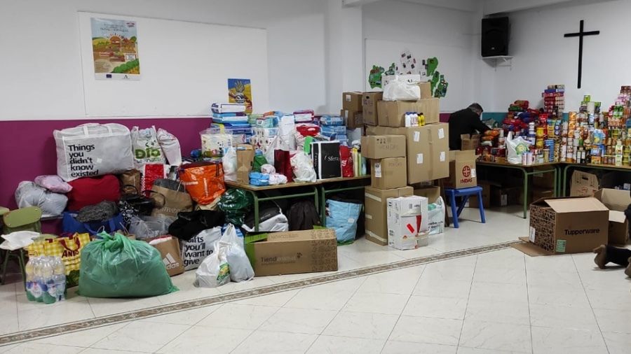 El Colegio María Inmaculada recoge unos 6.000 kilos de material para ayudar a Ucrania