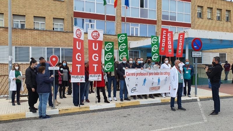 CSIF, CCOO y UGT protestan unidos en Riotinto para exigir la carrera profesional a todo el personal del SAS