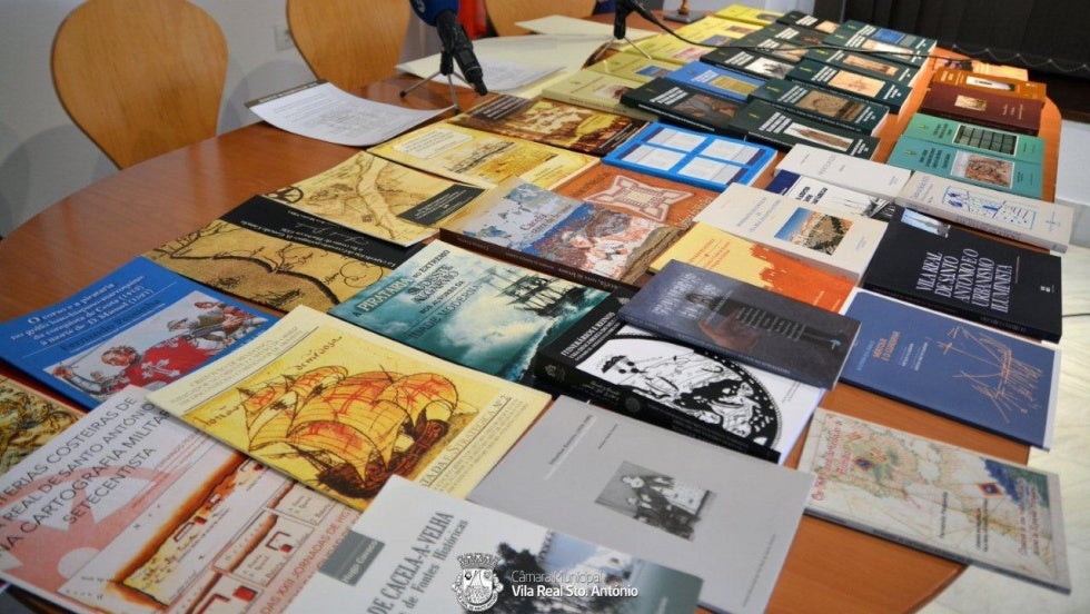 La Biblioteca Municipal de Ayamonte y el Archivo Histórico Municipal de VRSA intercambian ensayos históricos