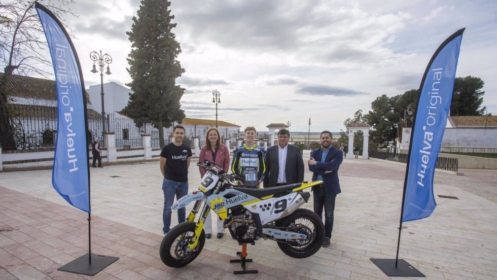 Respaldo municipal para Paquito Gómez Requena