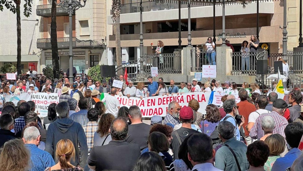 CCOO reprocha al Ayuntamiento que comenzara a instalar los palcos sin contar con la manifestación del sábado