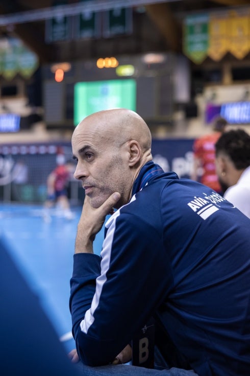 Sierra: “Creo que he jugado suficientes años como para no estar al 100% como entrenador”