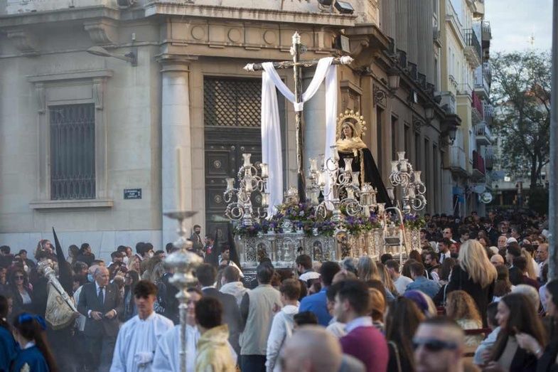 Jueves Santo en Huelva: Consolación tras Buena Muerte