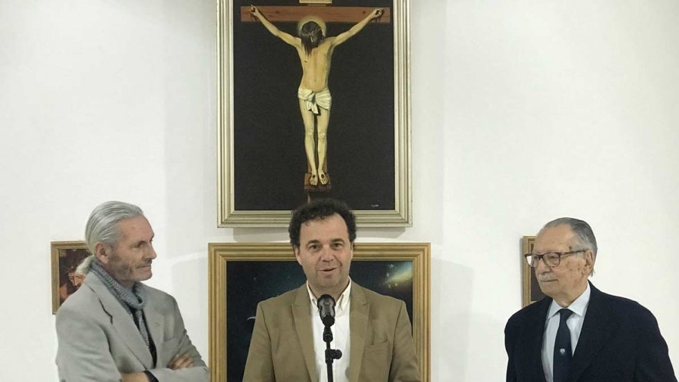 El Salón de los Brazos de la Casa Colón acoge la exposición ‘Por Huelva y su Semana Santa’ de Bacedoni y Paco de Dios