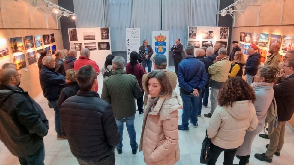 Bellavista acoge una exposición de fotografía que recorre 57 rincones del puerto de Huelva