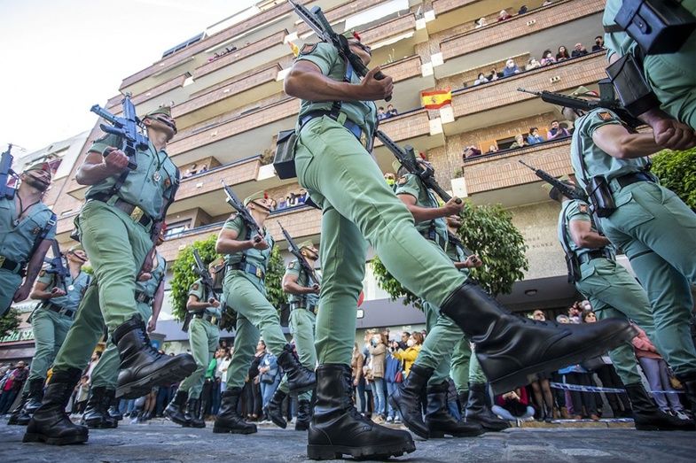 La tradición legionaria crece en Huelva con la procesión del Cristo de la Vera+Cruz