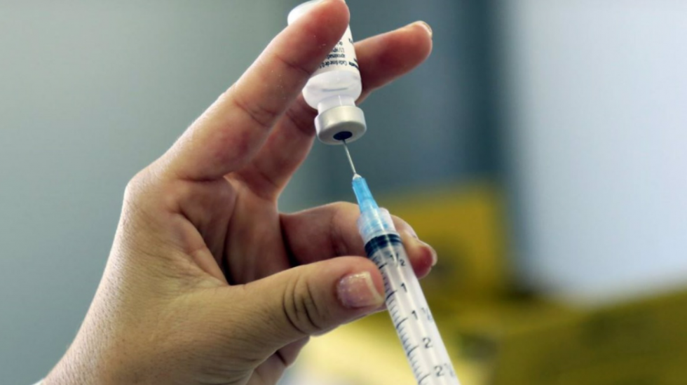 Un total de 441 niños onubenses ha recibido desde el 1 de enero la primera dosis contra el papilomavirus