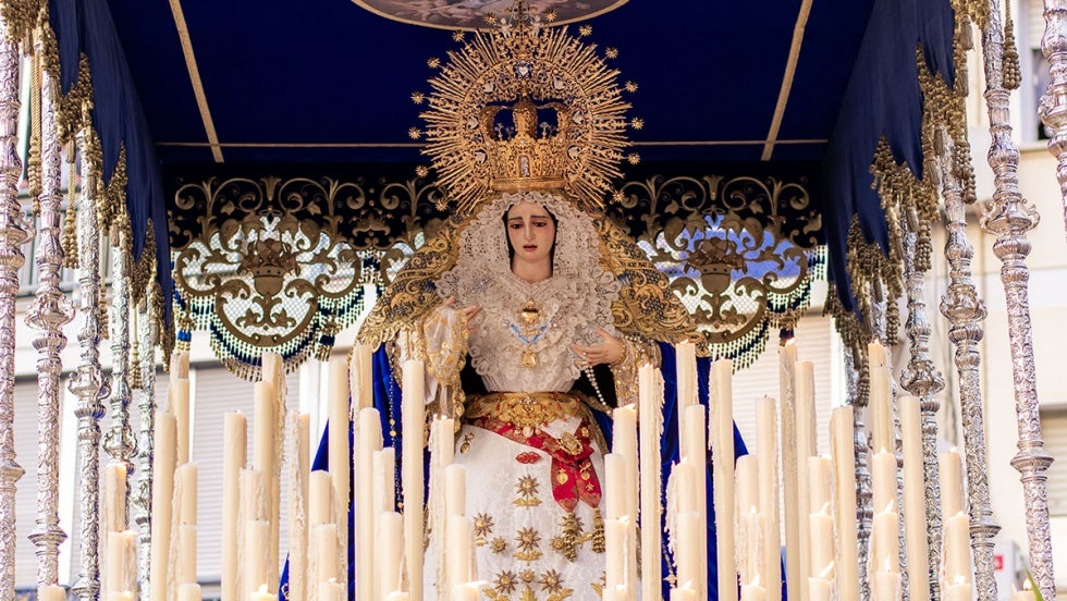 Huelva brinda su corazón a María en un Viernes de Dolores pórtico de la Semana Santa