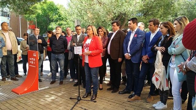 Susana Díaz pide ir masivamente a votar para no dejar el país 'en manos de una derecha egoísta e insolidaria'