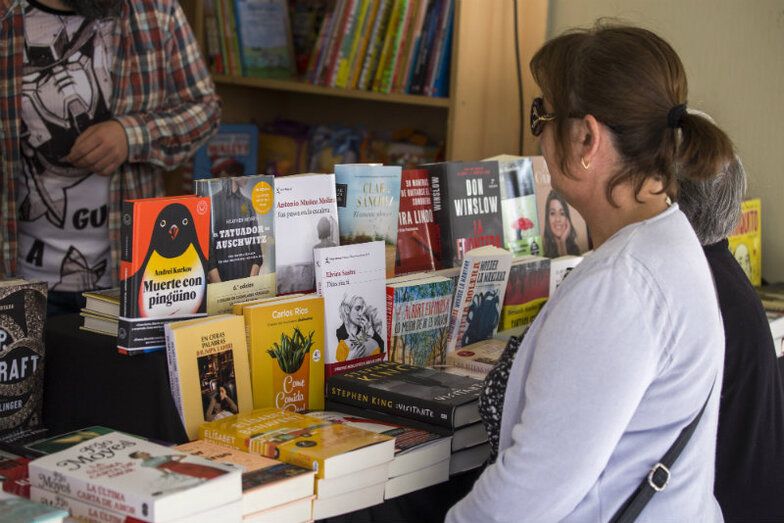 Arranca la XLV Feria del Libro de Huelva, que acogerá más de 60 actividades en la Plaza de las Monjas