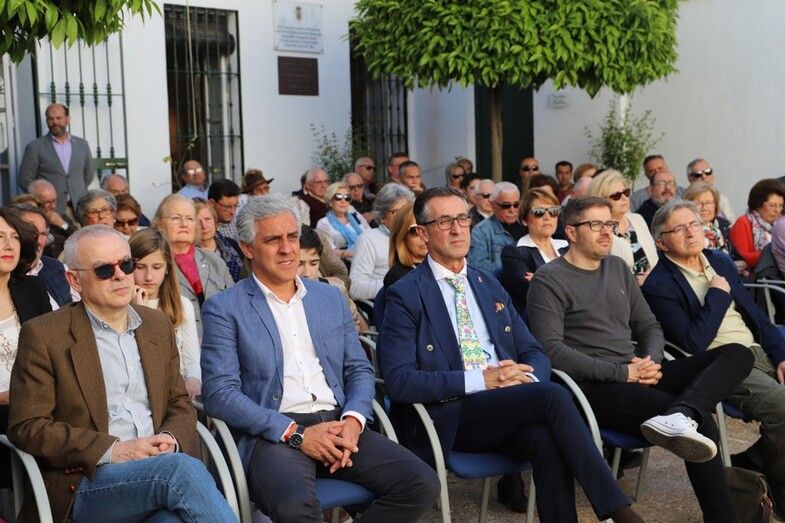 Luis Domingo Delgado homenajea en una obra al poeta moguereño Francisco Garfias