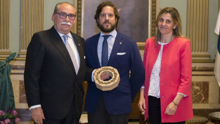 El alcalde agradece a los Premios Insigne que “Huelva crezca como Ciudad Cofrade”