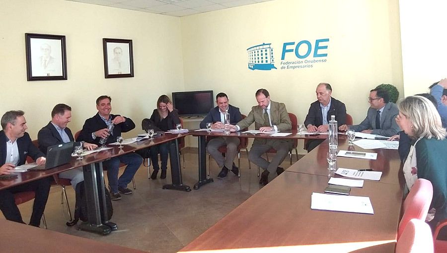 Cs se compromete con los empresarios a eliminar las 'trabas burocráticas' que 'lastran' el emprendimiento