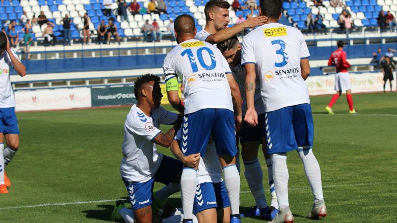 Badajoz y Marbella, menudos aliados que se ha buscado el Recre para el domingo