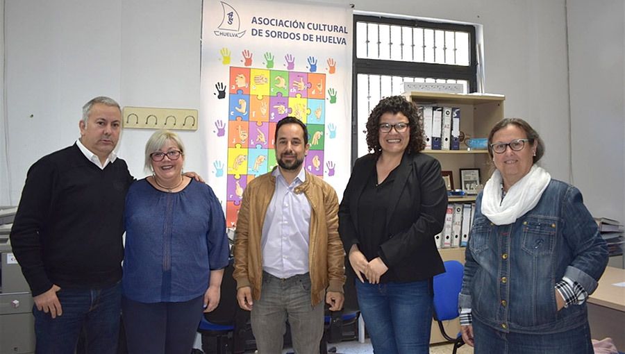 Adelante asegura que garantizará dos intérpretes de lengua de signos en el Ayuntamiento de la capital
