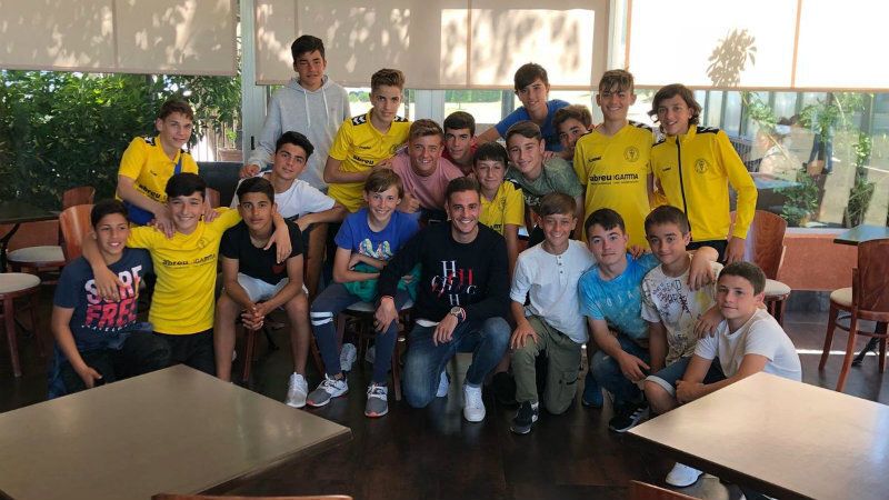 Juan Villar 'regresa' a Lepe para compartir sus vivencias con los canteranos del San Roque