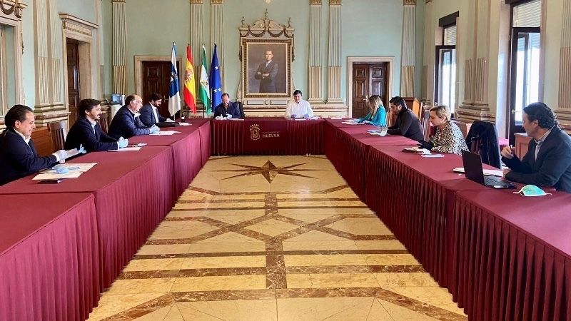 El Ayuntamiento de Huelva acuerda suprimir las tasas para licencias de apertura y primera actividad 