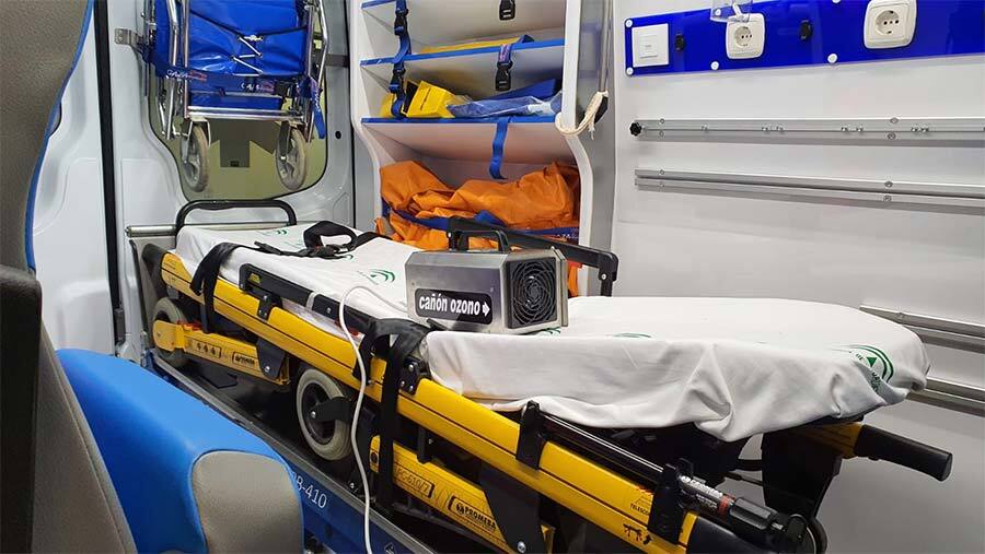 CSIF comienza a desinfectar con ozono los coches de la Policía Local, ambulancias y Protección Civil
