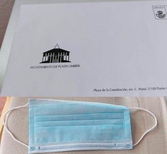 Facua denuncia que el Ayuntamiento de Punta Umbría reparte mascarillas en sobres abiertos y pide que se retiren