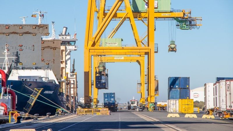 El Puerto informa a las empresas de cómo solicitar las bonificaciones, aplazamientos y reducción de tasas vigentes