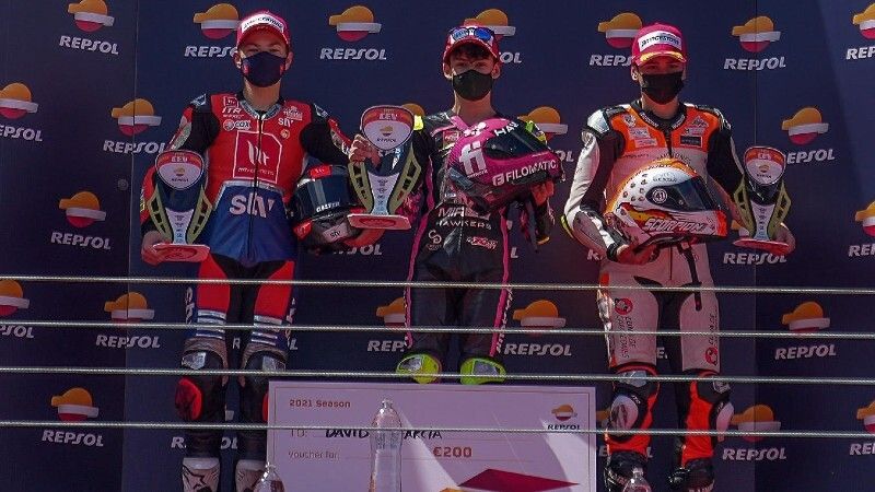 ﻿Hugo Millán sube al podium en el estreno del Mundial Júnior en Estoril