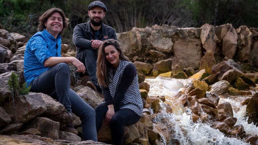 Och8 Vientos regala un lote con su discografía en el X Aniversario de Huelva24