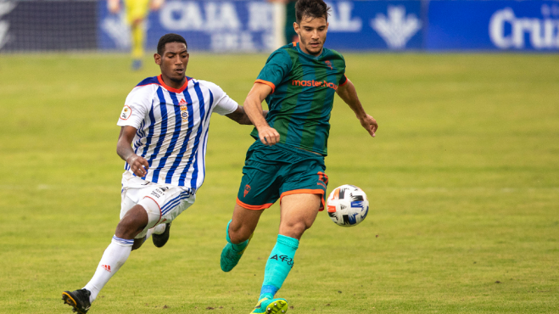 Seth Vega, baja por sanción para recibir al filial del Granada