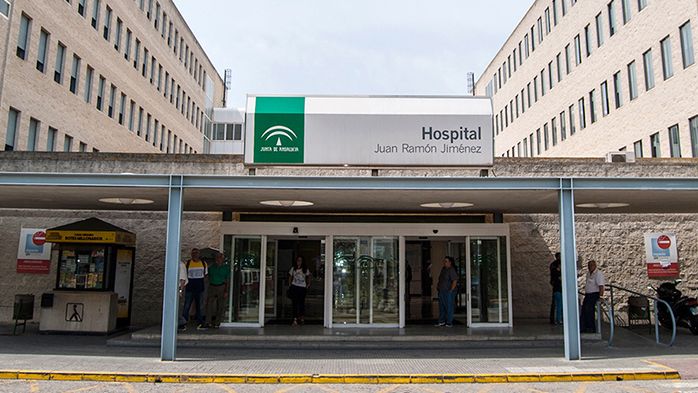 Trasladado al hospital tras cortarse en la mano con una radial