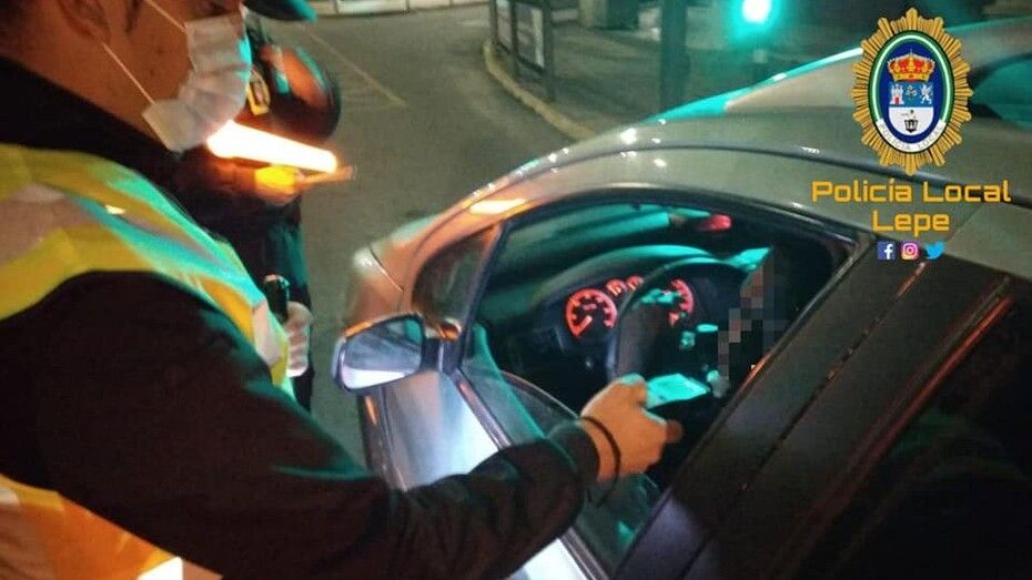 La Policía Local de Lepe pone varias denuncias por conducir bajo los efectos de las drogas y el alcohol
