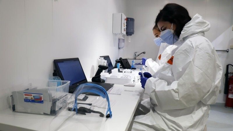 Dos fallecidos y 47 nuevas hospitalizaciones en Huelva en las últimas 24 horas