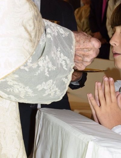 El Obispado señala que cada parroquia planificará las comuniones 'según sus circunstancias'