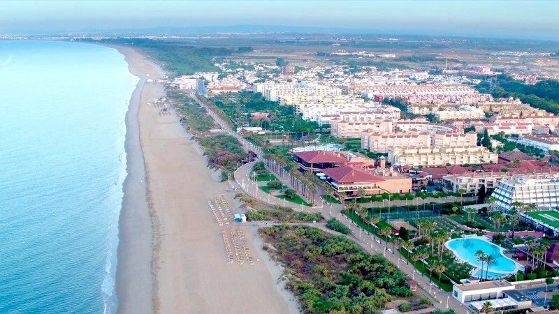 Islantilla refuerza los servicios de turismo y urbanismo en Semana Santa