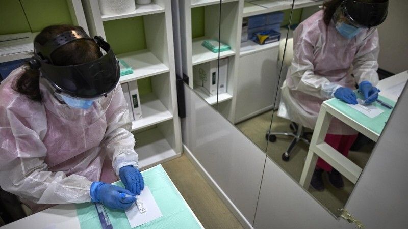Cuarenta personas siguen ingresadas por Covid en los hospitales de Huelva