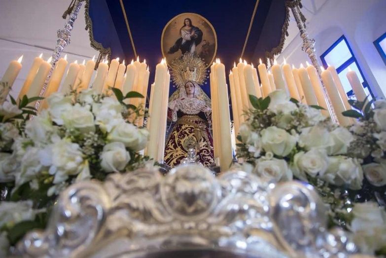 Capirotes y plegarias en un nuevo Viernes de Dolores