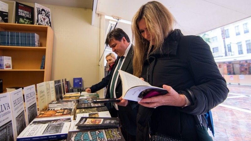 Abre la Feria del Libro en la Plaza de las Monjas con 18 expositores y 120 actividades en el programa
