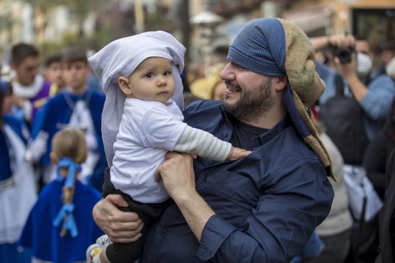 Capirotes y plegarias en un nuevo Viernes de Dolores