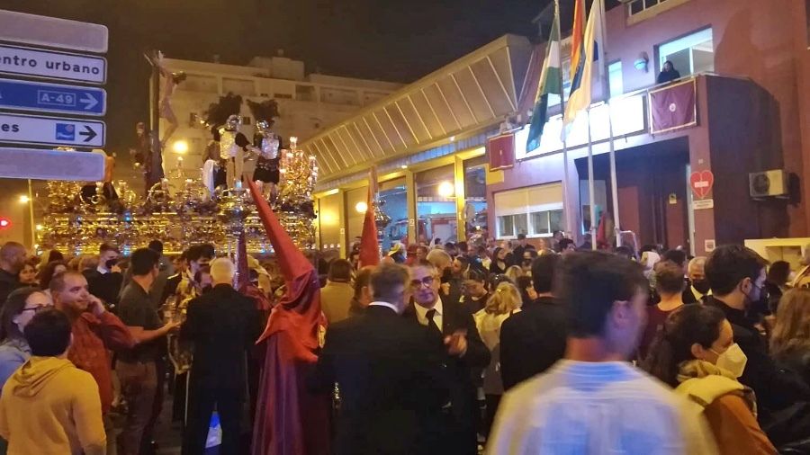 La Hermandad de la Fe, detenida al toparse con un incendio