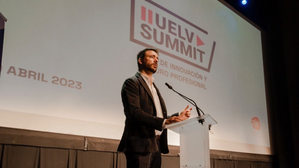 Unos 600 jóvenes onubenses exploran su opciones de futuro profesional en Huelva Summit