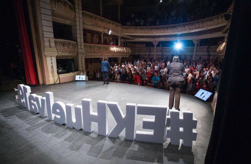 El espíritu ‘Knowmads’ invade Huelva con más de 600 personas en el Gran Teatro